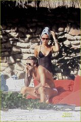 夏季穿搭原來如此簡單！多穿T恤、多穿藍(lán)色，清爽舒適又大方